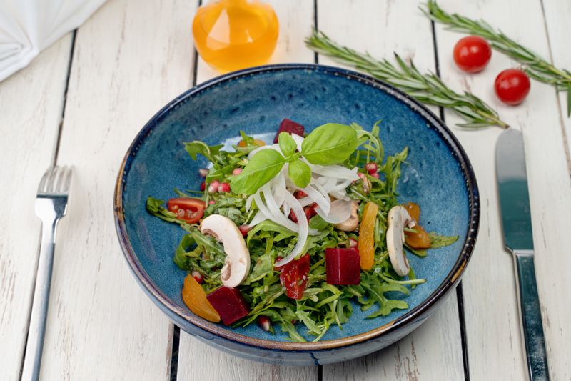 Arugula and shaved fennel salad with lemon dressing